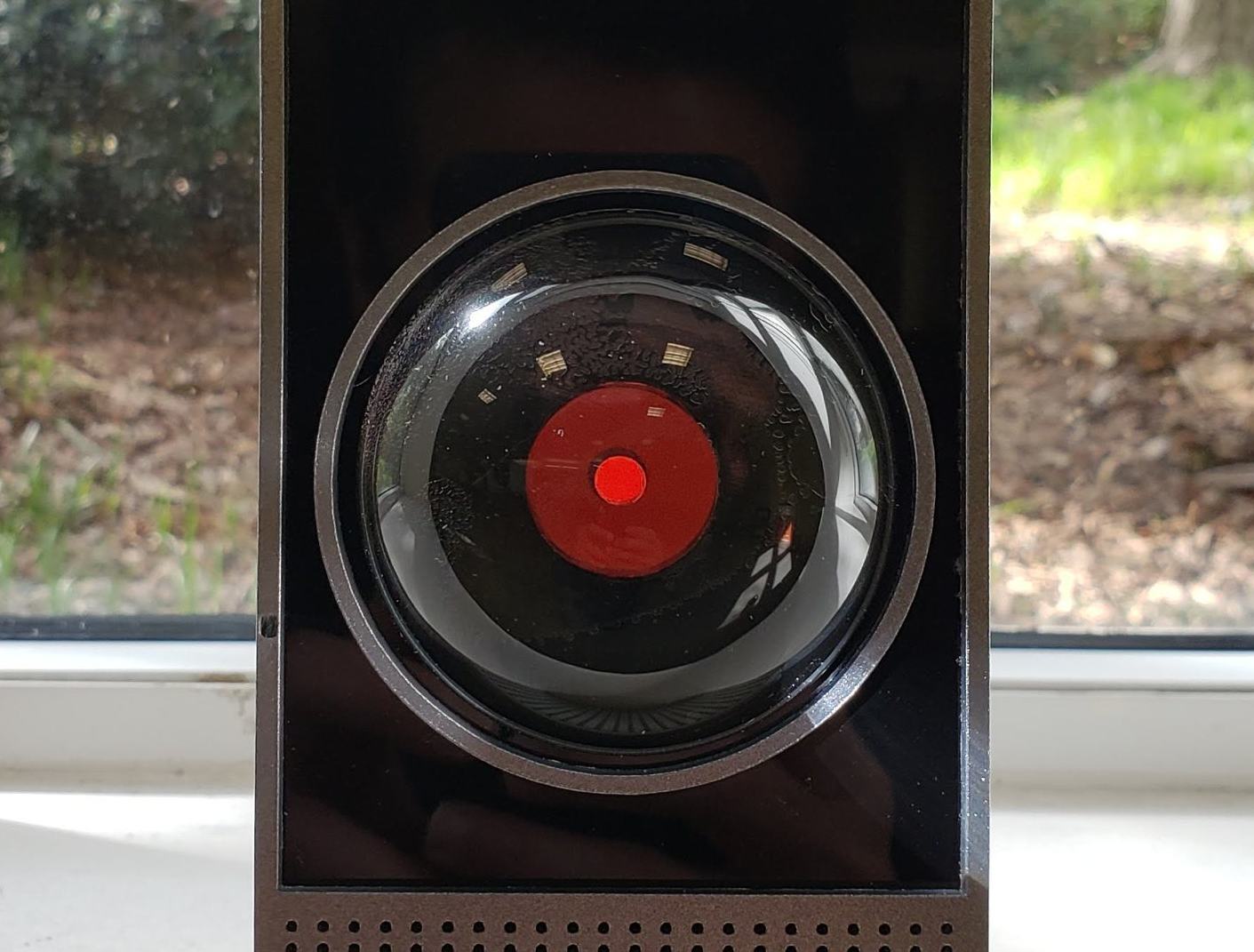 hal 9000 eye color